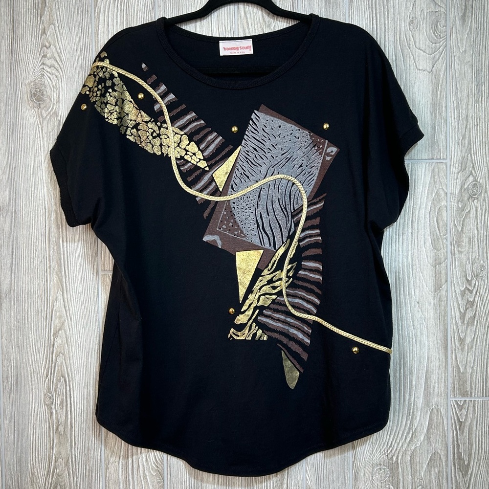 Vintage 80’s 90’s Black Graphic T-Shirt with Gold Accents M
